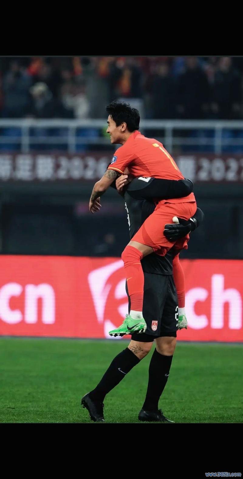 韦世豪缺阵+3主力伤退，中巴对决力求保住排名