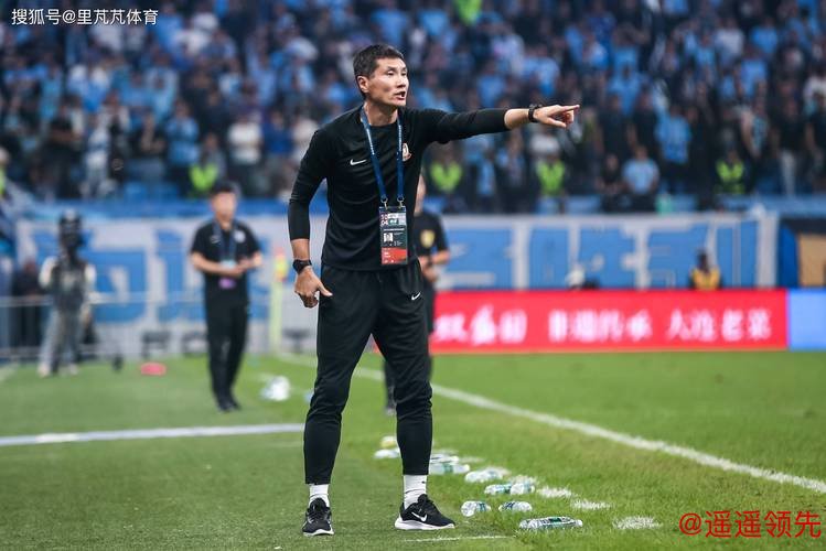 邵佳一率新国足客场2比0完胜阿联酋，张玉宁与林良铭携手破门展现实力