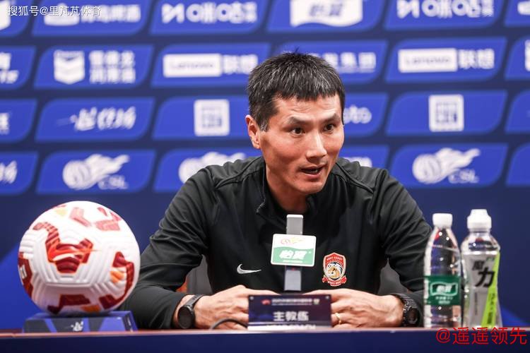 邵佳一率新国足客场2比0完胜阿联酋，张玉宁与林良铭携手破门展现实力